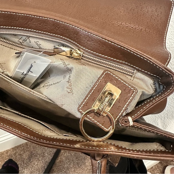 Authentic! Salvatore Ferragamo Gancini Women's Flap Tote Handbag Brown Leather - Picture 11 of 14